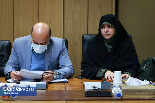 جلسه ستاد راهبری نظام مراقبت اجتماعی دانش‌آموزان (نماد)