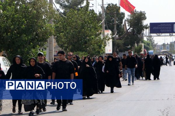 امروز خیابانهای شهر صفادشت، میزبان جاماندگان اربعین حسینی بود 