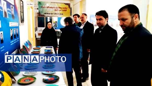 نمایشگاه  دستاوردهای علمی و تحقیقاتی دانش‌آموزان کلات