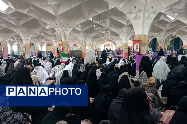 حضور پرشور دانش‌آموزان شهرستان قوچان در برگزاری نماز جمعه 