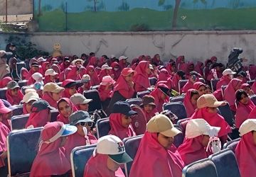 لبخندهای پرفروغ در جشن دهان و دندان پروین اعتصامی رودهن
