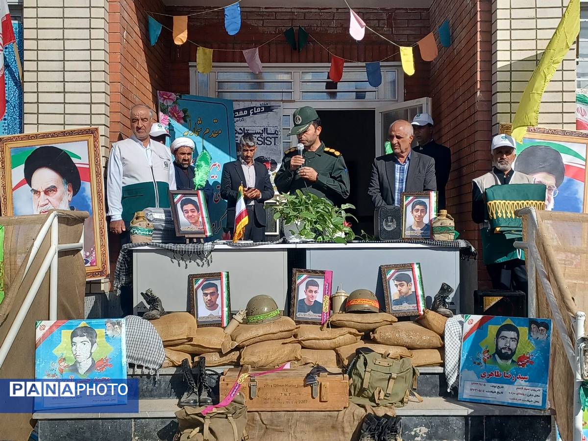 یادواره شهدا دانش آموز در دبیرستان نمونه مرحوم طاووسی شهرستان خلیل آباد 
