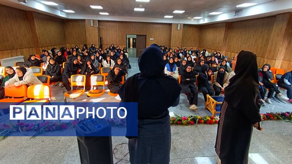 برگزاری «یکشنبه‌های مهارتی» طرح نماد در دبیرستان آرمیتا مصلی‌نژاد یاسوج