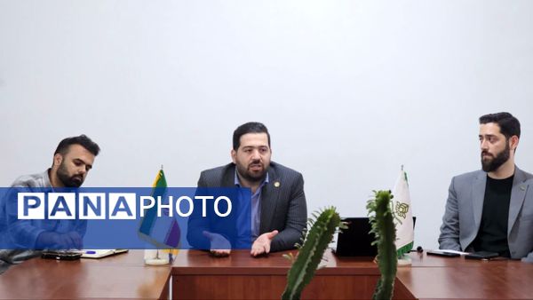 جلسه هماندیشی رئیس سازمان دانشآموزی استان با مدیران مدرسه
