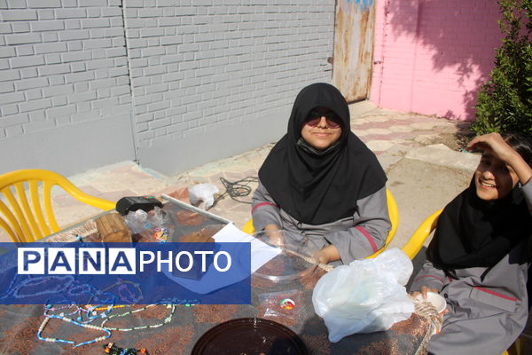 جشن دهه فجر انقلاب اسلامی در دبیرستان رضوان شهرستان بوشهر