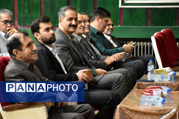 تجلیل از پیشکسوتان عرصه آزمایشگاه در یزد