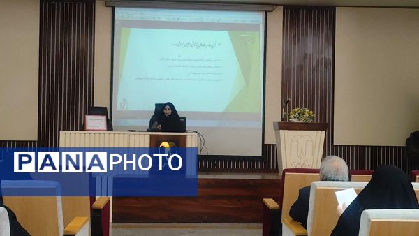 نشست تخصصی رابطین پژوهش؛ گامی برای توسعه علمی مدارس ناحیه ۶