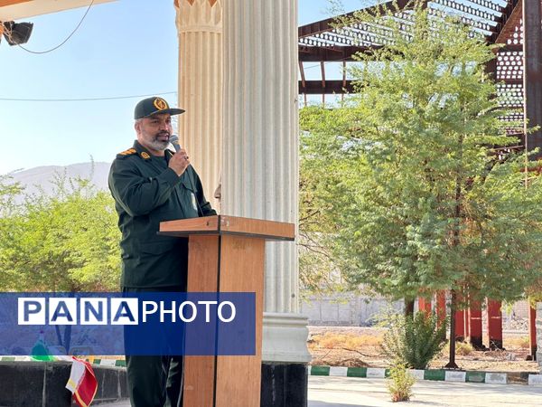 غبارروبی قبور مطهر شهدا در بستک