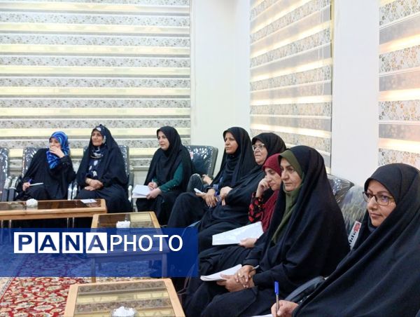 سلسله جلسات بانوی مؤثر و کنش گر در شهرستان کاشمر