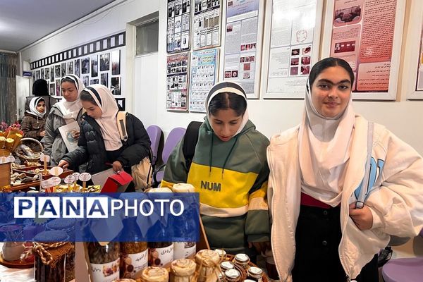 پایان کار نمایشگاه گیاهان دارویی پژوهش‌سرای کاوش کهریزک 