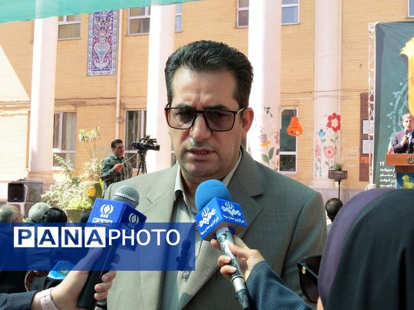 نواختن زنگ سپاس معلم در هنرستان محمودیه بجنورد