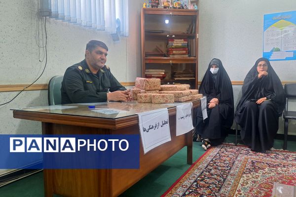 جلسه ستاد دهه فجر در حوزه حضرت زینب(س)بسیج سپاه احمد ابن موسی (ع) در شیراز 