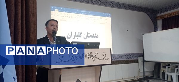 برگزاری جلسه انجمن اولیا و مربیان در دبیرستان استعداد های درخشان شهید بهشتی کاشمر