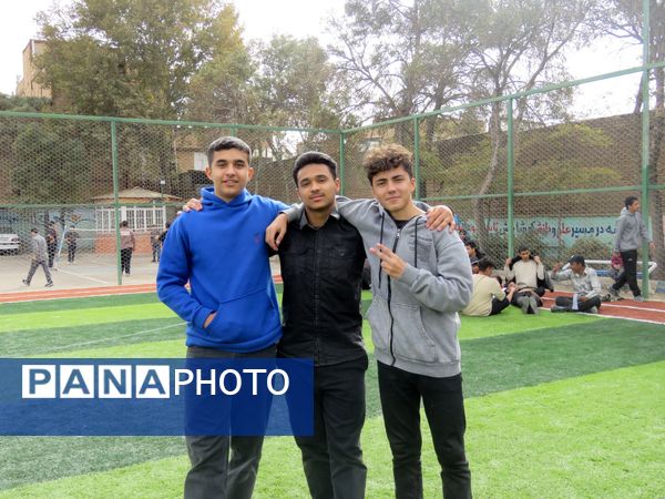 مسابقات طناب کشی شهید پارسا منصور در دبیرستان شاهد ابوذر غفاری 