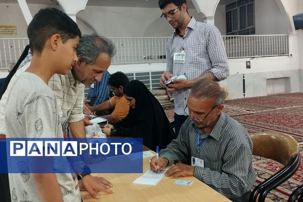 حضور مردم شهرستان خلیل آباد در چهاردهمین دوره انتخابات ریاست جمهوری