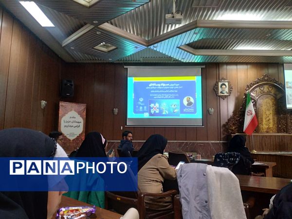 کارگاه سواد رسانه‌ای با محوریت مقابله با اخبار جعلی در تبریز