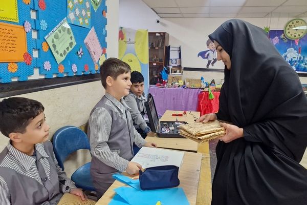 کارگاه تولید محتوا و برپایی نمایشگاه پژوهش در دبستان بانو ابوالوفا ناحیه دو شهرری 