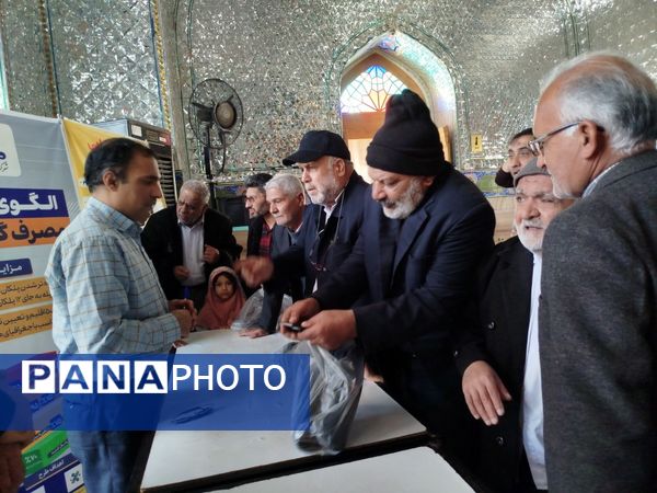 میز خدمت نماز جمعه کاشمر با حضور کارکنان شرکت گاز