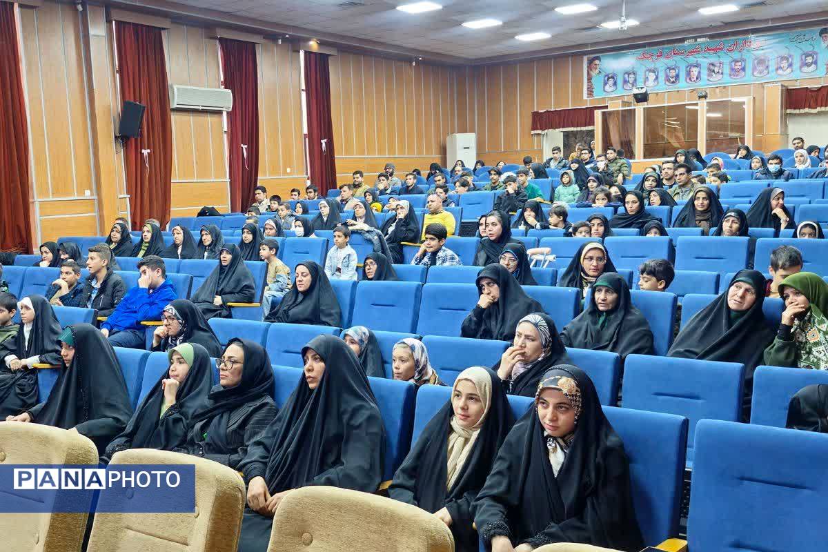 آیین تجلیل از برگزیدگان مسابقات قرآن و عترت بسیج قرچک