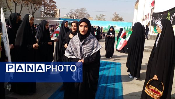 دبیرستان سیزده آبان میزبان شهید گمنام شد