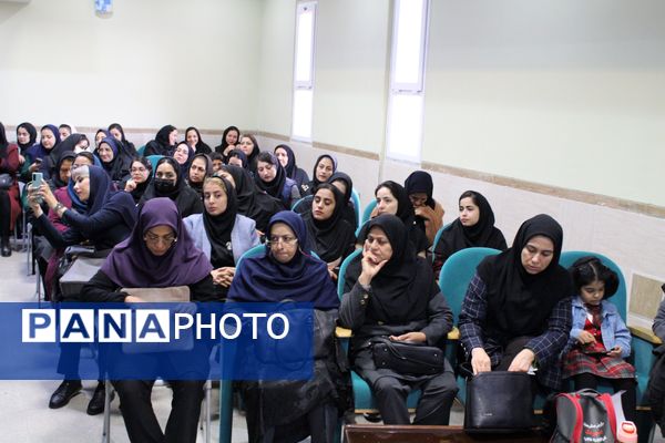 نشست علمی پژوهشی استعدادیابی و استعدادپروری در ناحیه۶ مشهد