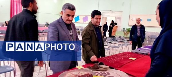 نمایشگاه هفته هنرهای مدرسه (ماها) در دبیرستان سمیه بجنورد
