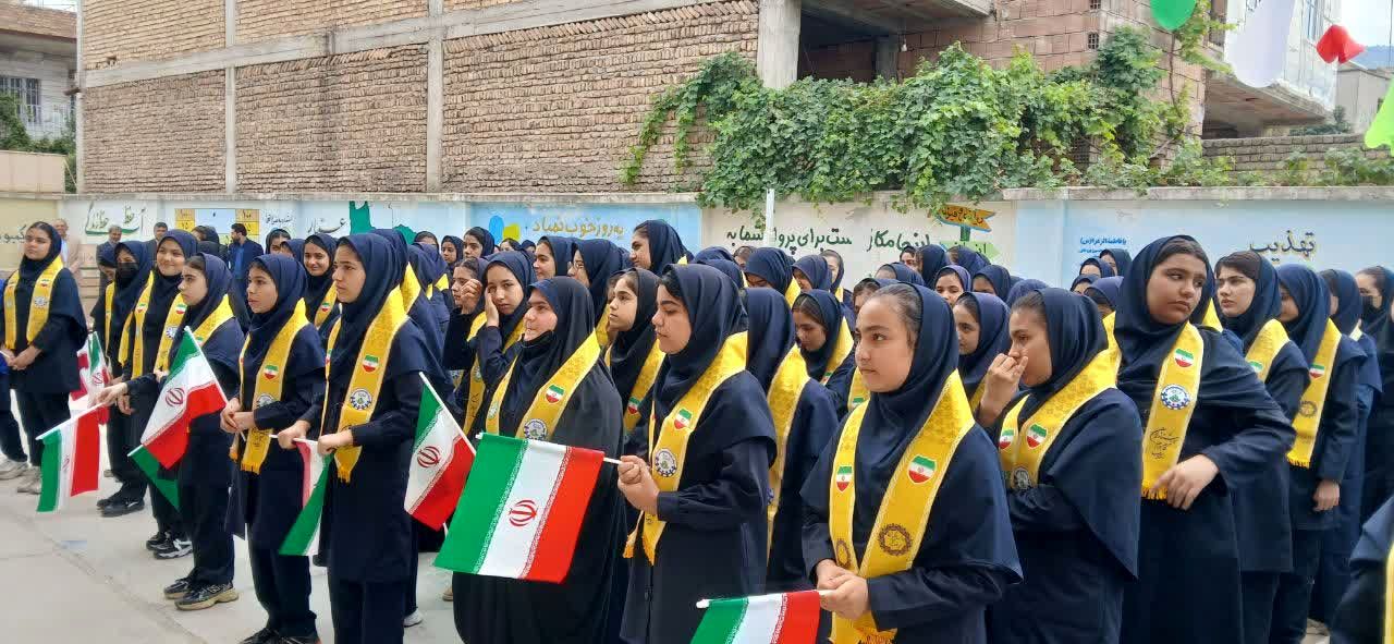 مدیرکل آموزش و پرورش گلستان در جمع دانش‌آموزان گالیکش
