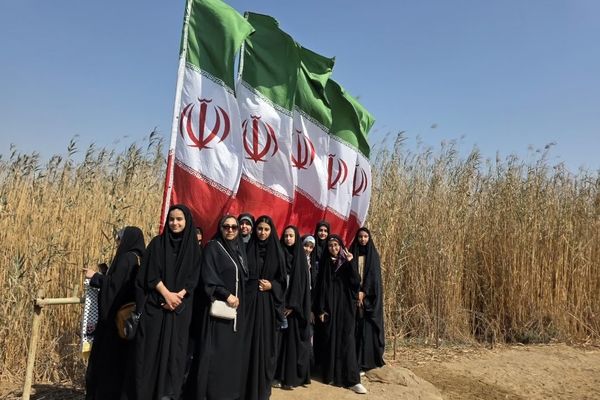 هدف اصلی اردوهای راهیان نور تشریح تاریخ جنگ تحمیلی است