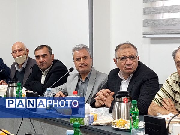 نشست مشترک مجامع خیرین مدرسه ساز خراسان رضوی با رئیس جامعه خیرین مدرسه ساز کشور