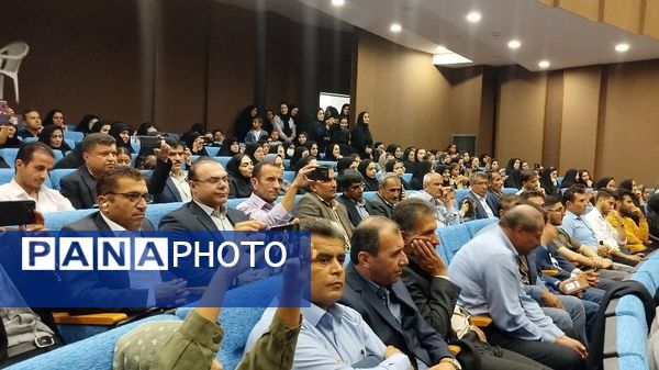 جشنی به پاس قدردانی از معلمان در لردگان