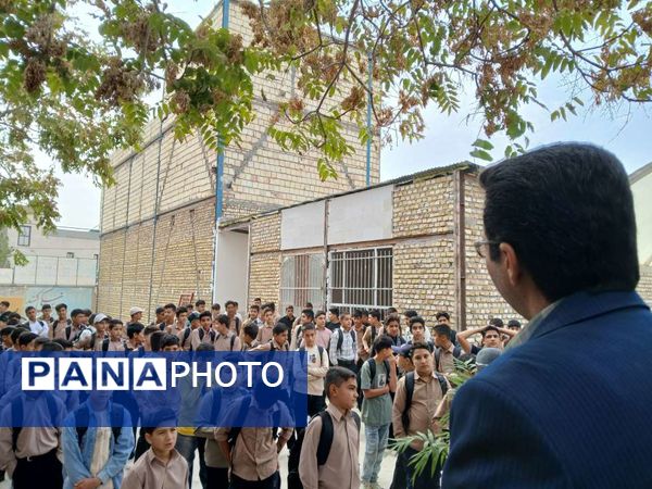 آغاز سال تحصیلی جدید در دبیرستان امید