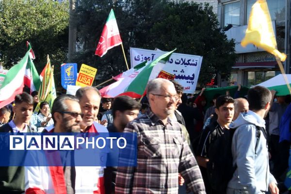 خروش دانش‌آموزان گرگانی در روز حماسه و بصیرت