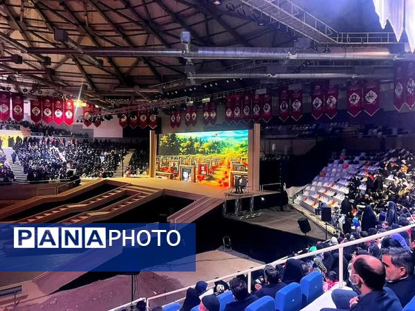 حضور دانش‌آموزان دختر در پنجمین روز کنگره ۵۵۸۰ شهید استان البرز