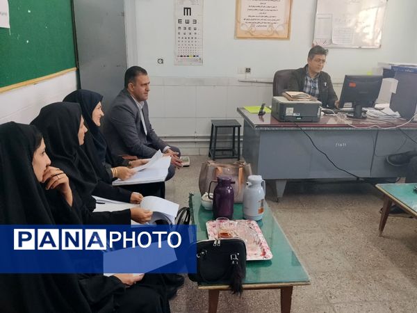 بازدید معاون آموزشی و کارشناس آموزش متوسطه اداره آموزش و پرورش خاتم 