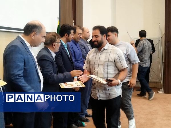 تجلیل از اصحاب رسانه توسط فرماندار و شهرداری‌های برخوار در سالن فرمانداری برخوار 