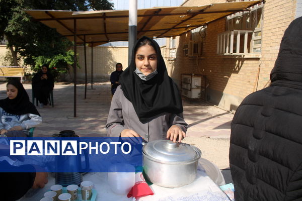 جشن دهه فجر انقلاب اسلامی در دبیرستان رضوان شهرستان بوشهر