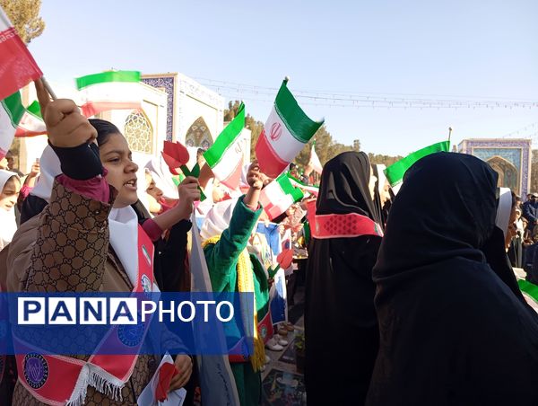 آغاز مراسم دهه فجر با شعار  «حضور تا ظهور» در گلزار شهدای سبزوار