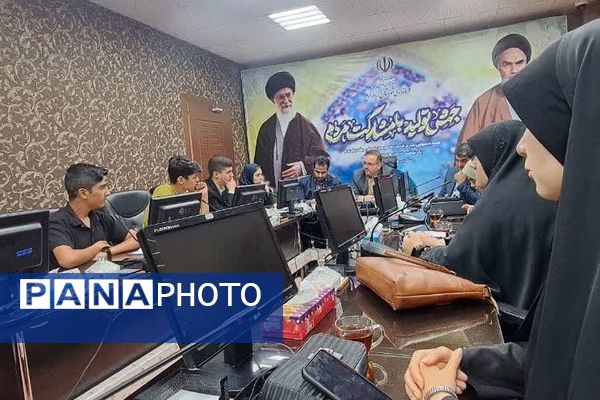 نشست صمیمی فرماندار شهرستان رباط کریم با دانش‌آموزان نخبه فرهنگی و خبرنگاران پانا