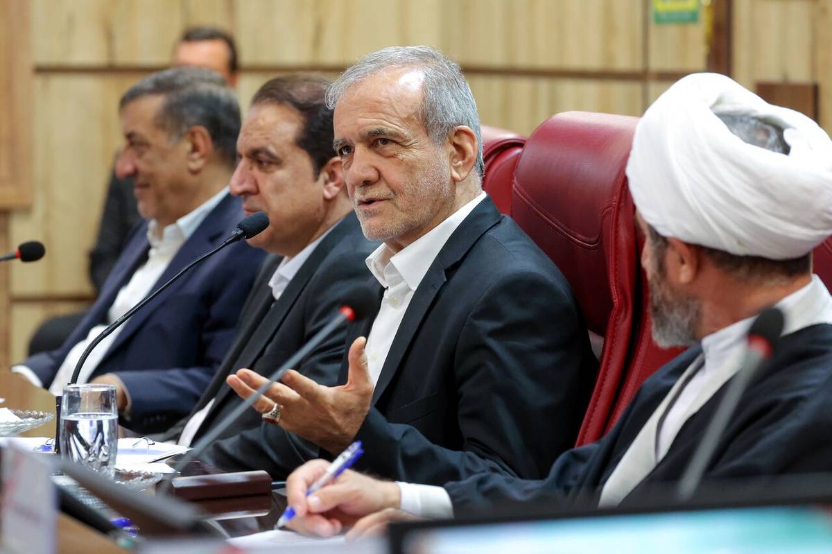 دولت خود را موظف به فراهم کردن بسترهای رشد و توسعه استان ایلام میداند
