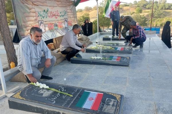 عطر افشانی گلزار شهدای شوراب صغیر به مناسبت هفته دفاع مقدس با حضور بخشدار مرکزی