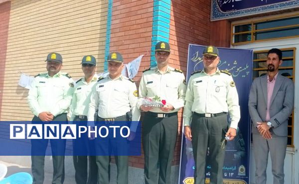 مراسم ویژه  هفته نیروی انتظامی در آموزشگاه پویندگان فرهنگ خلیل آباد