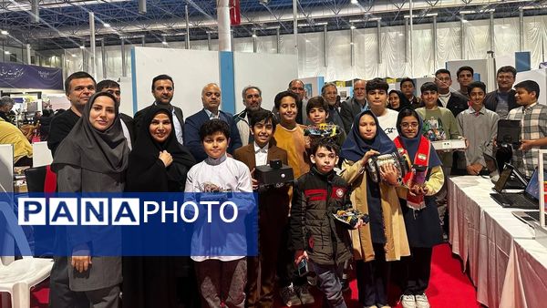 افتتاحیه غرفه رباتیک ناحیه ۶ مشهد در نمایشگاه بین المللی مشهد 