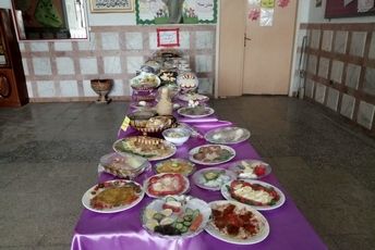 همایش روز جهانی تخم‌مرغ در دبستان دخترانه ادب شهرستان زارچ