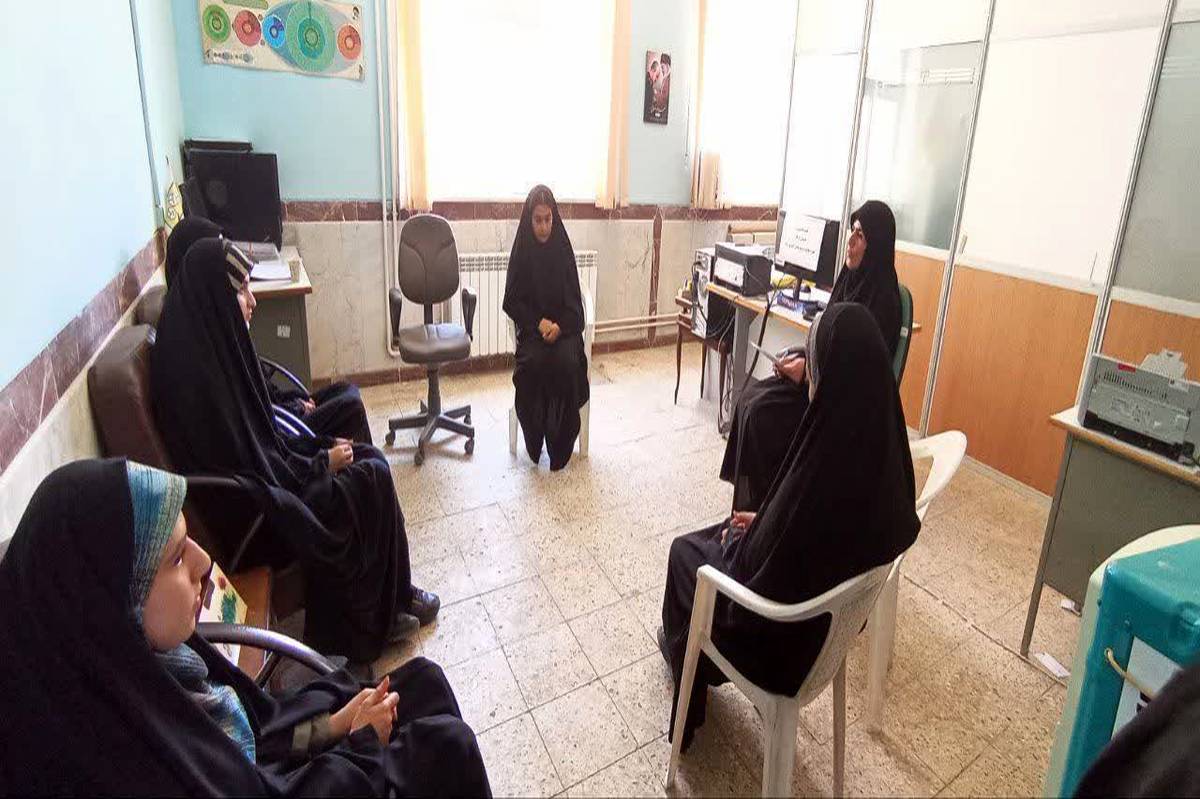 تشکیل هیئت اندیشهورز فاطمیون در اردل برای ارائه راهکارهای بومی به مسائل شهرستان