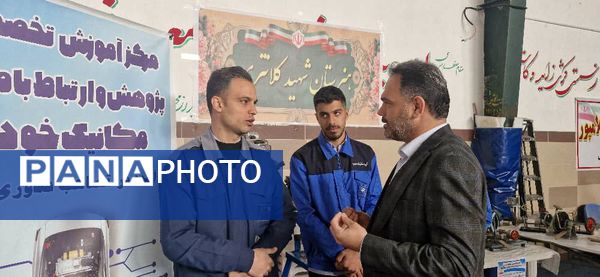 افتتاح نمایشگاه دست‌سازه‌های هنرجویان هنرستان‌های محمودآباد 