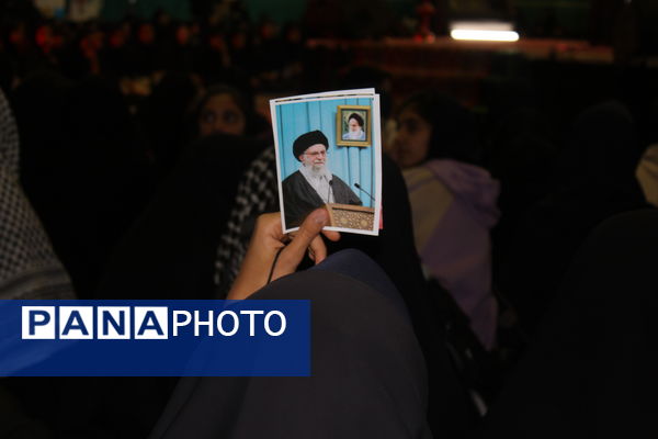 حضور پررنگ دانش‌آموزان دختر در آیین فاطمیون کرمان