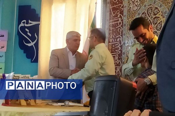  گرامیداشت هفته فراجا و برگزاری انجمن اولیا و مربیان در دبستان علامه طباطبایی