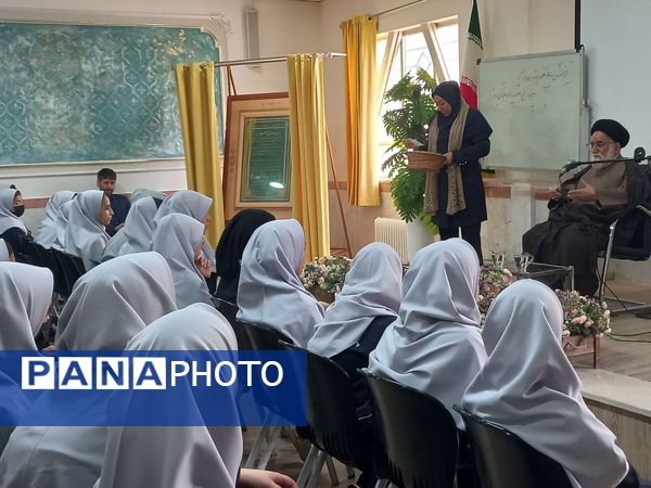 حضور امام جمعه شهرستان نیشابور در دبیرستان نمونه وکیلی استاد شفیعی کدکنی «وکیلی ۱۰»