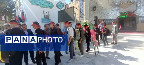 بدرقه دانش‌آموزان اعزامی به پیاده‌روی اربعین 
