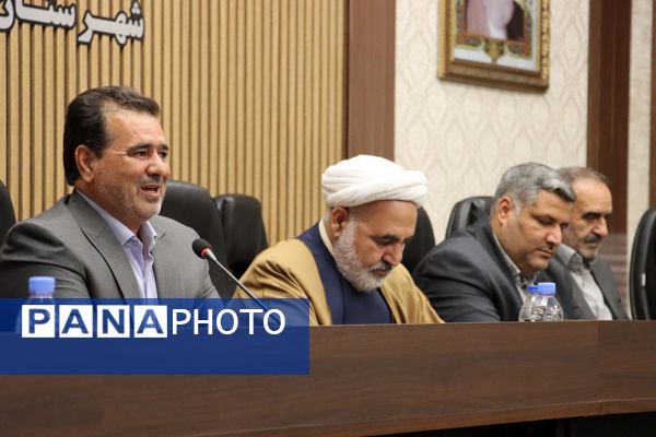نشست هم‌اندیشی فرهنگیان تربت‌حیدریه با محوریت نهضت مدرسه‌سازی
